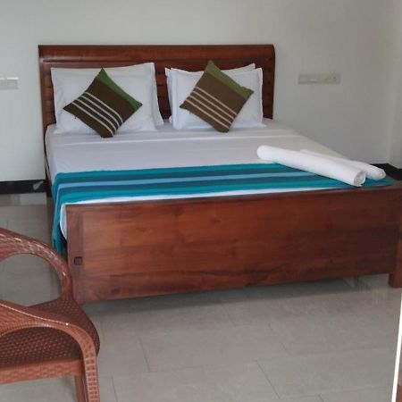 Pick & Go White House Bed & Breakfast Negombo Exterior photo