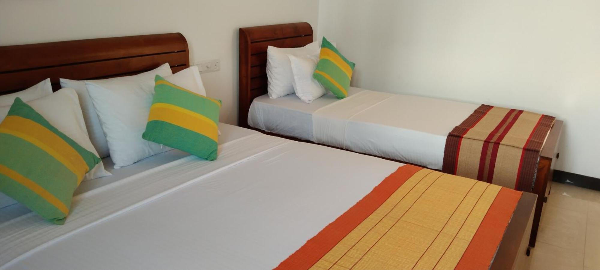 Pick & Go White House Bed & Breakfast Negombo Exterior photo