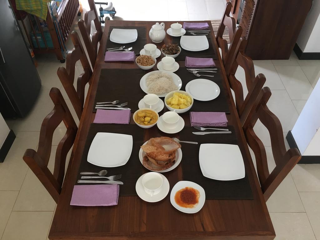 Pick & Go White House Bed & Breakfast Negombo Exterior photo
