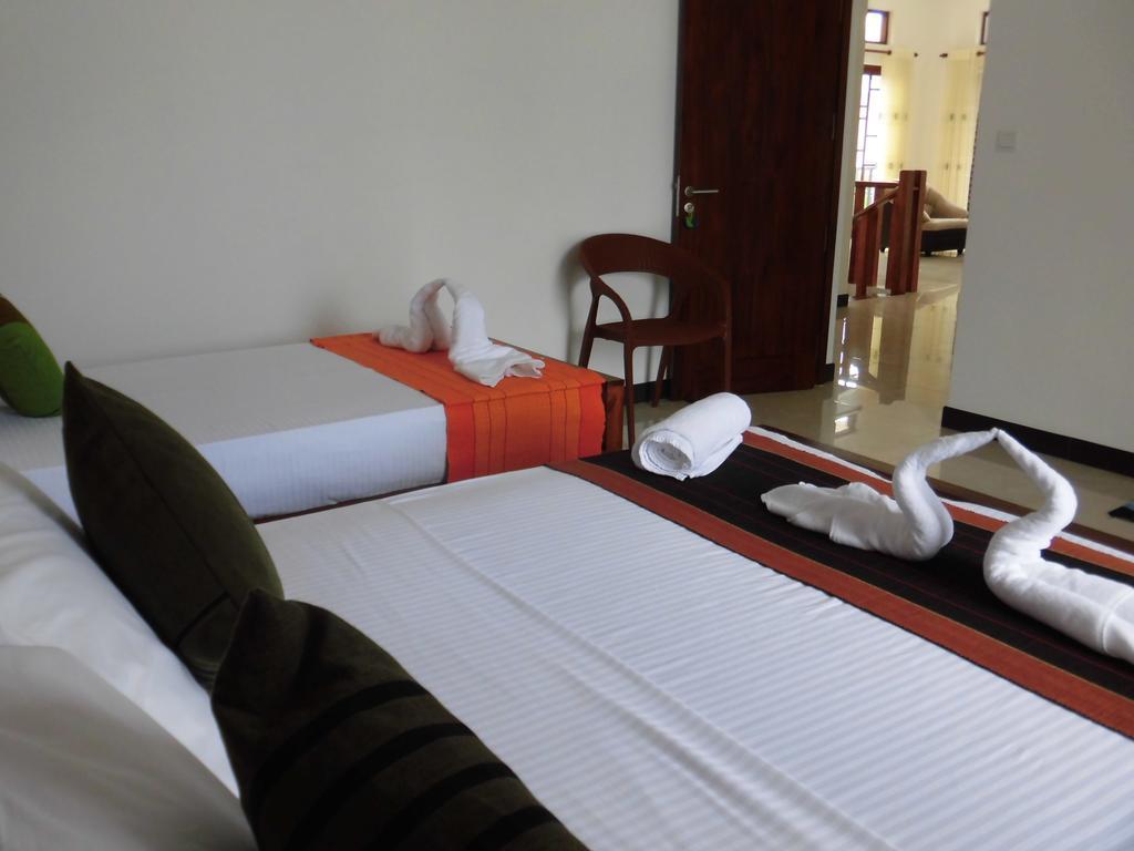 Pick & Go White House Bed & Breakfast Negombo Exterior photo