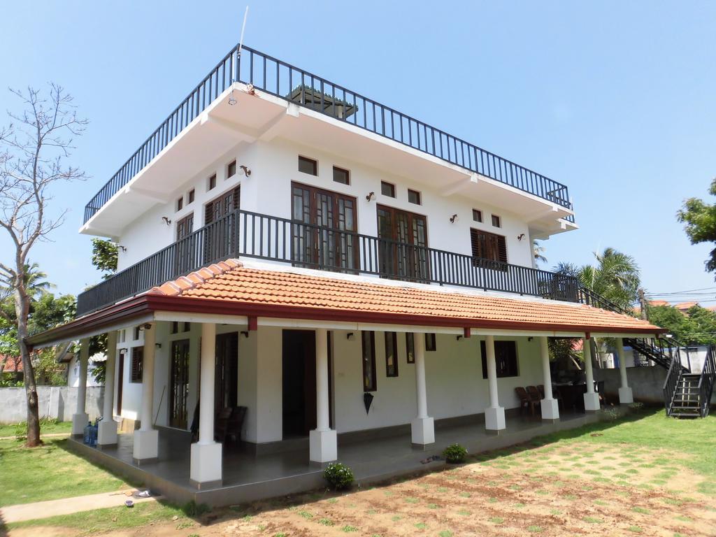 Pick & Go White House Bed & Breakfast Negombo Exterior photo