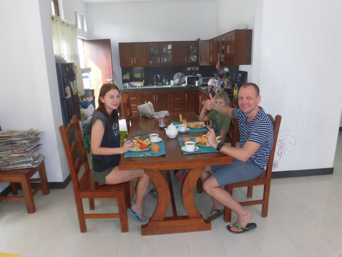 Pick & Go White House Bed & Breakfast Negombo Exterior photo