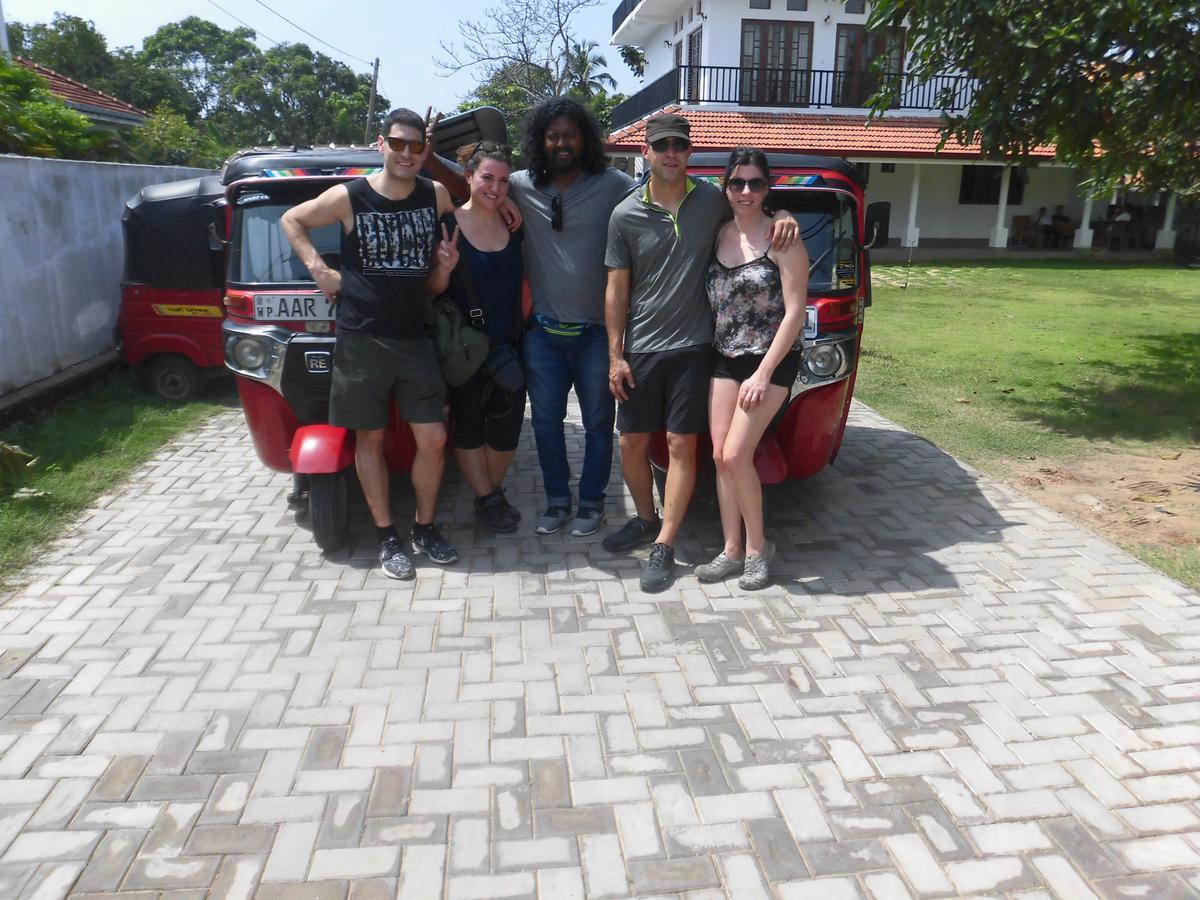 Pick & Go White House Bed & Breakfast Negombo Exterior photo