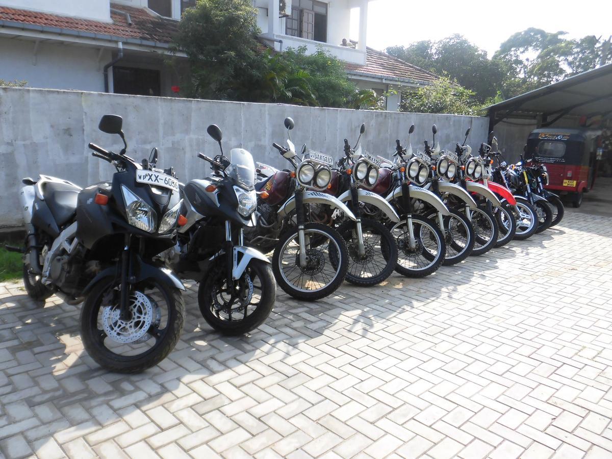 Pick & Go White House Bed & Breakfast Negombo Exterior photo