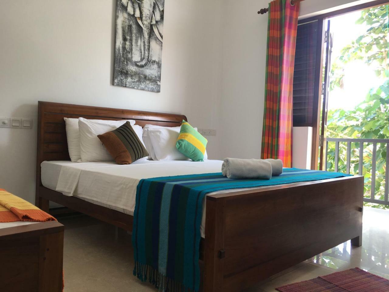 Pick & Go White House Bed & Breakfast Negombo Exterior photo